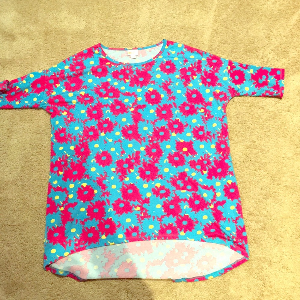 NWOT LuLaRoe size S Irma